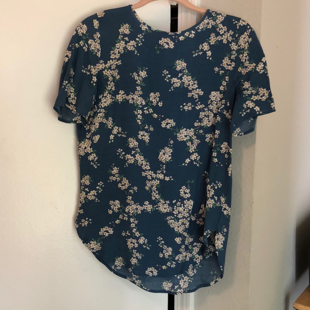H&M short sleeve floral blouse